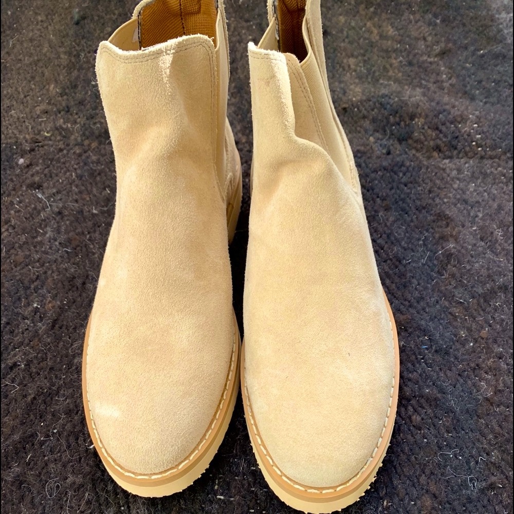 Brand new Tan suede booties